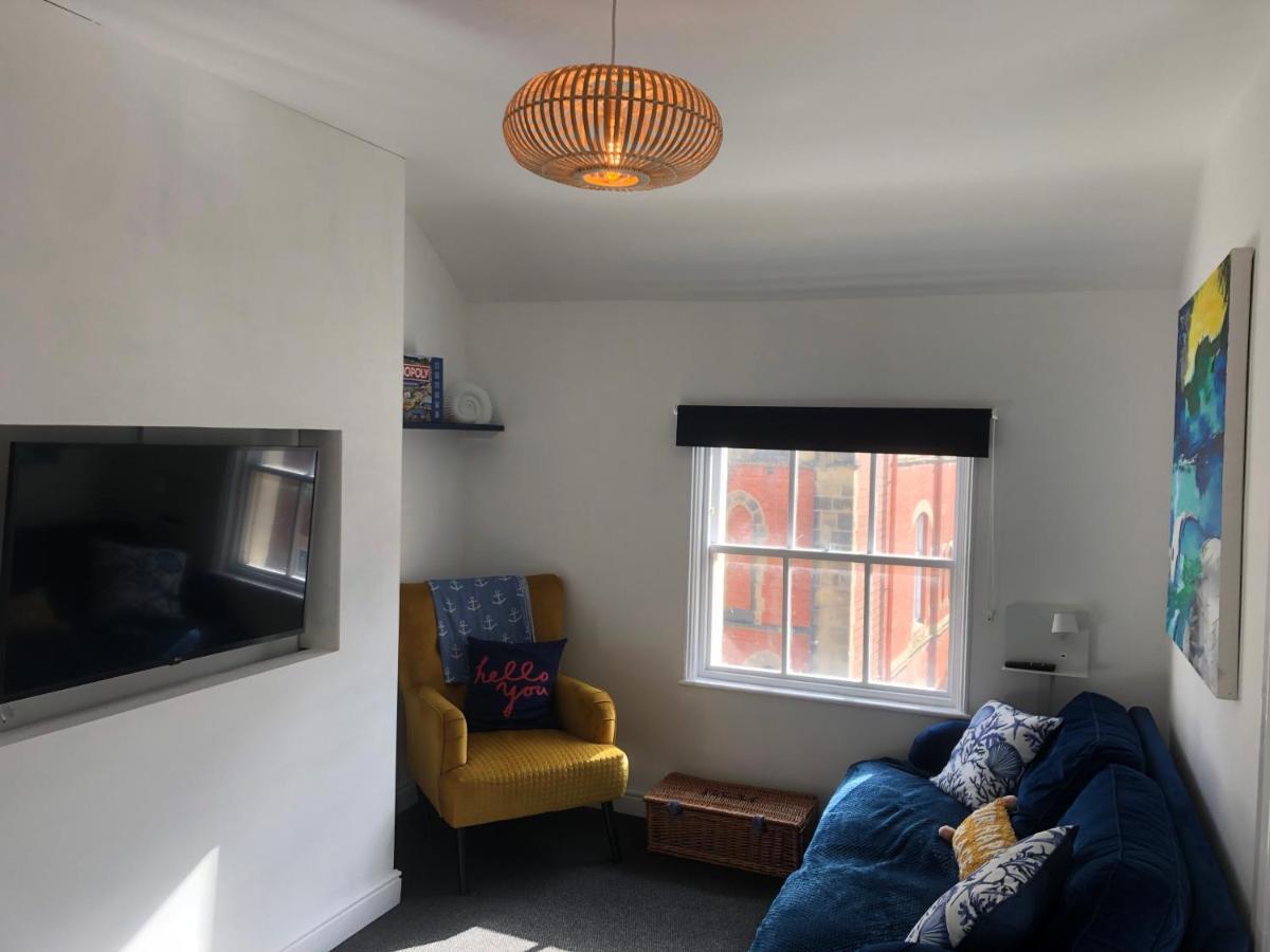 Granby House Apartments, 3, In The Old Town, Free On Street Parking Included * Scarborough